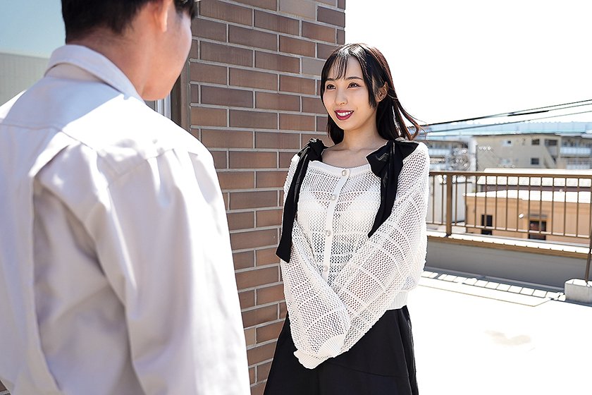 水漏れ修理に来た童貞青年をロックオン！ローターを見せつけ実演オナニー、夫の出張中には玄関全裸即尺！ド変態人妻の圧倒的フェロモンで青年の精液を搾り取る童貞喪失 藤川乃風1枚目