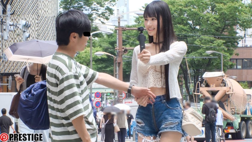 八掛うみが素人♂を逆ナン！ 八掛うみ【限定特典映像30分付き】1枚目