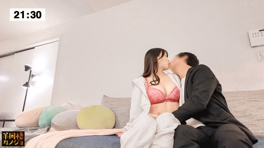 【激やわGカップ】	美白どスケベ彼女と、部屋着すっぴん姿で貪り合う。僕にしか絶対見せない笑顔、メス顔、イキ顔…。外食から帰って速攻イチャイチャタイム！ふわっふわのおっぱいを揉みながらベロキスしまくってムラムラしまくる彼女。感度が高まりまくって痙攣が止まらないオモチャ責めの夜から、下着姿で跨り誘惑して起こしてくる最高の目覚めの朝。イキ顔が可愛すぎて即復活の2回戦。秘密のカップルハメ撮り投稿【半同棲カノジョ】18枚目