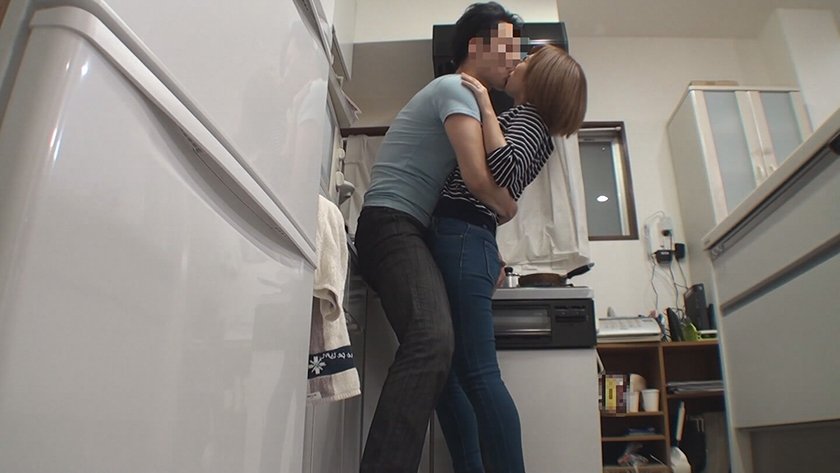 マル秘隠し撮り映像流出！！同じマンションのママ友を連れ込んで絶対内緒の不倫SEX 4時間ベストvol.47枚目