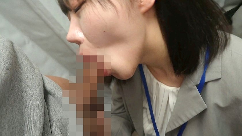 アパレルスタッフのお姉さんがエロ過ぎてシコってたら、こっそり抜いてくれた話。2枚目