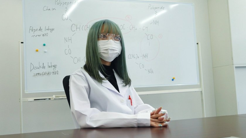 理系、孤高の美女。本音は寂しい甘えんぼ。1枚目