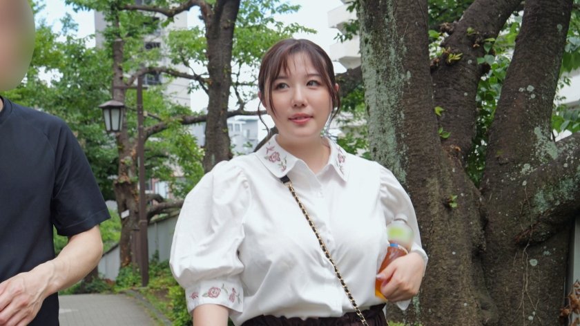 バスト100cmの爆乳女子を騙してウソのエステ体験!ヌルテカになったロケットおっぱいを揉みまくり中出しSEX!!1枚目