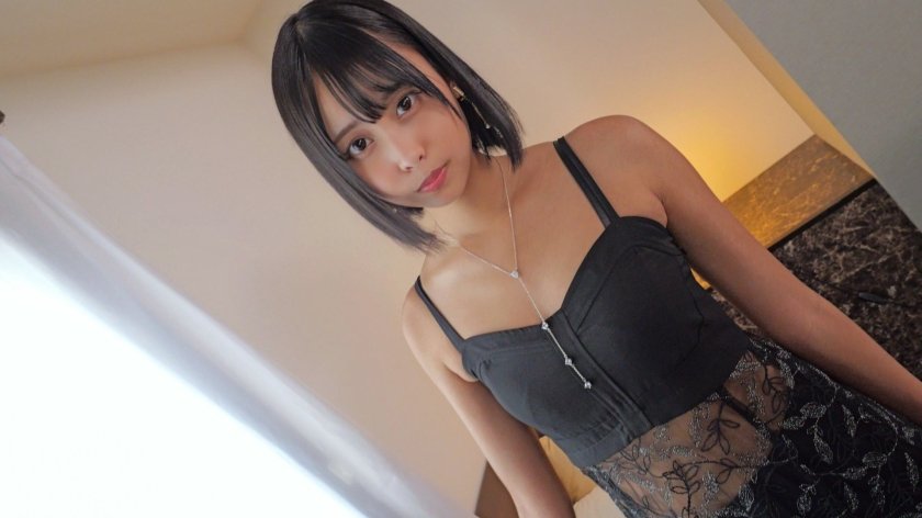 8頭身現役スーパーモデル 男の人は苦手。でも、寂しさを埋めてほしい。1枚目