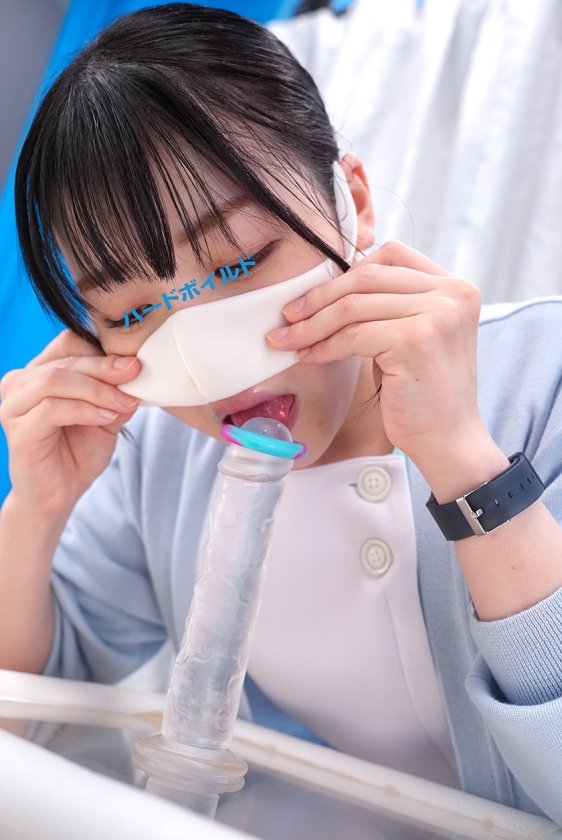 マジックミラー号ハードボイルド 現役看護師がお口のみで包茎皮むき治療に挑戦！皮に包まれた勃起チ○ポがねっとり舌技でズル剥け！産まれて初めて出てきた亀頭の先から無許可射精がドピュドピュ止まらない！！3枚目