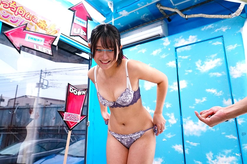 マジックミラー号ハードボイルド 街行く素人娘が脱ぎ脱ぎあっち向いてホイ対決！顔を向けた先に服を1枚脱ぐ、手コキ、フェラ、キスなどのHな罰ゲーム！先に相手を全裸にしたら勝ち！負けたら即ハメ中出し！2枚目