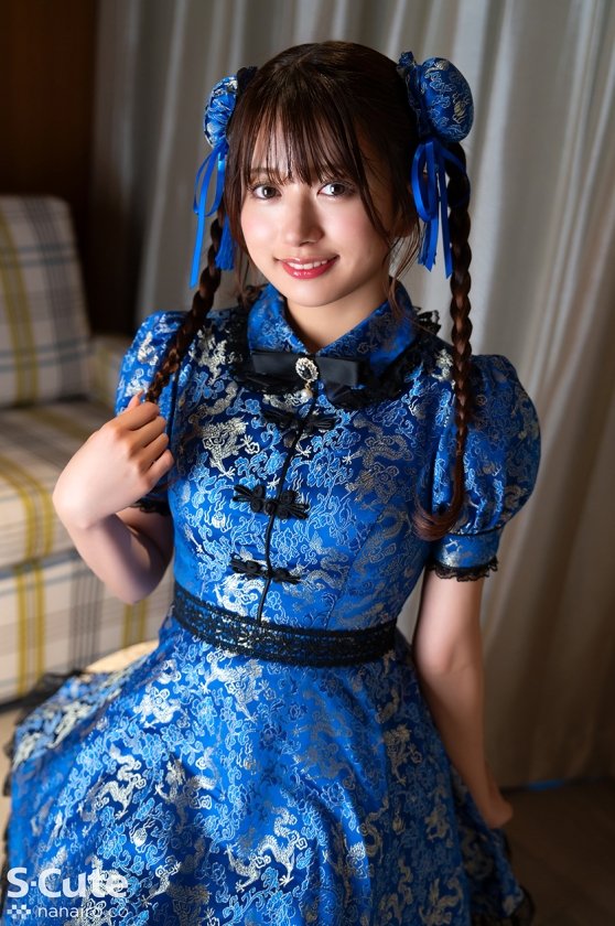 かりん(22)セフレのコスプレが神過ぎたH1枚目