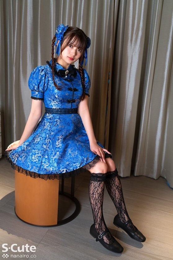 かりん(22)セフレのコスプレが神過ぎたH4枚目