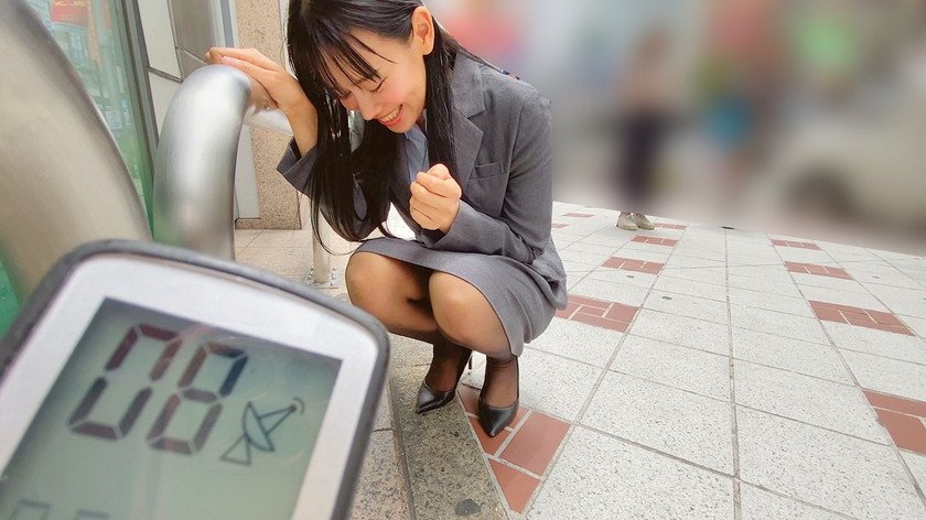 素人美少女とリモコンバイブお散歩 11 -黒パンストキャリアウーマン編- 「もう我慢できません…//」人ごみの中、黒パンスト美脚ガクブル震わせイキまくってしまうOLたち！人生初の羞恥プレイでまさかのエロスイッチオン！車移動中も大胆カーオナニー！最後はホテルで心行くまで生セックス！3枚目