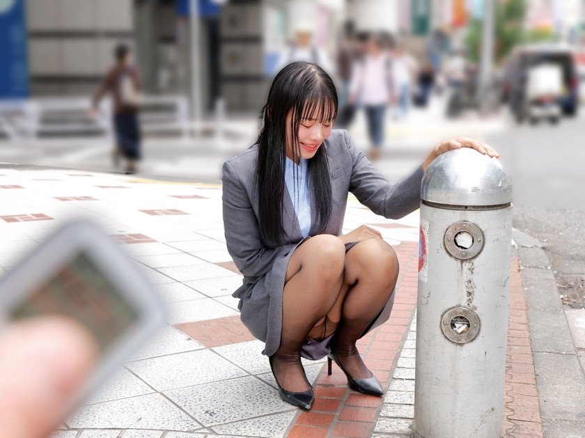 素人美少女とリモコンバイブお散歩 11 -黒パンストキャリアウーマン編- 「もう我慢できません…//」人ごみの中、黒パンスト美脚ガクブル震わせイキまくってしまうOLたち！人生初の羞恥プレイでまさかのエロスイッチオン！車移動中も大胆カーオナニー！最後はホテルで心行くまで生セックス！4枚目