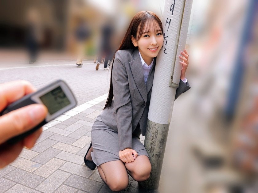 素人美少女とリモコンバイブお散歩 11 -黒パンストキャリアウーマン編- 「もう我慢できません…//」人ごみの中、黒パンスト美脚ガクブル震わせイキまくってしまうOLたち！人生初の羞恥プレイでまさかのエロスイッチオン！車移動中も大胆カーオナニー！最後はホテルで心行くまで生セックス！23枚目