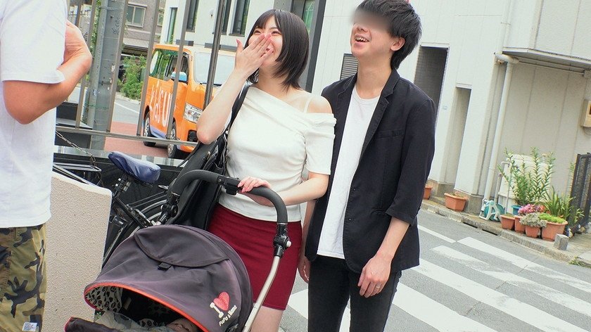 初めての育児に励む巨乳ママさんがパパに内緒で早漏童貞君のデカチン連続射精筆おろしwwドピュドピュ大量精子を暴発しちゃう敏感なデカマラにムラムラ赤面発情(/ω\)パパの目の前なのに生ハメ筆おろしSEXで連続中出しさせちゃうエロ優しいママさんSP11枚目