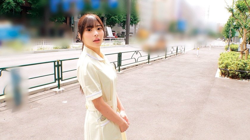 激レア純白ストッキングナースさんと童貞君がパンスト直穿き素股で超発情！？敏感なオマ○コの入り口をグリグリされて…「あんもう入っちゃてるよww」パンスト越しの童貞デカチン先っぽ3cmナマ挿入！奥まで欲しくなっちゃった白衣の天使が生ズボッ筆おろし//中出しOK看護師さんSP10枚目