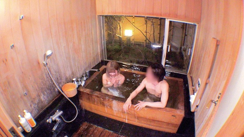 極寒の冬に混浴SEXでパパンパッパンッパンッパンッ！パコって温まりたい厳選素人BEST10 中出ししたザーメンがポタリと湯船に ちょうどええ尺300分SP5枚目