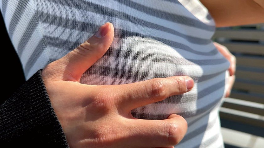 青空ノーブラチャレンジ！素人女子大生が青空の下で初めての野外露出に挑戦！おっぱいポロンw大勢に見られドキドキが止まらず乳首ビンビン！羞恥MAX！外で乳首こねくり回され乳首イキ連発！おま○こも触ってほしいくなり最後は生セックス！4枚目