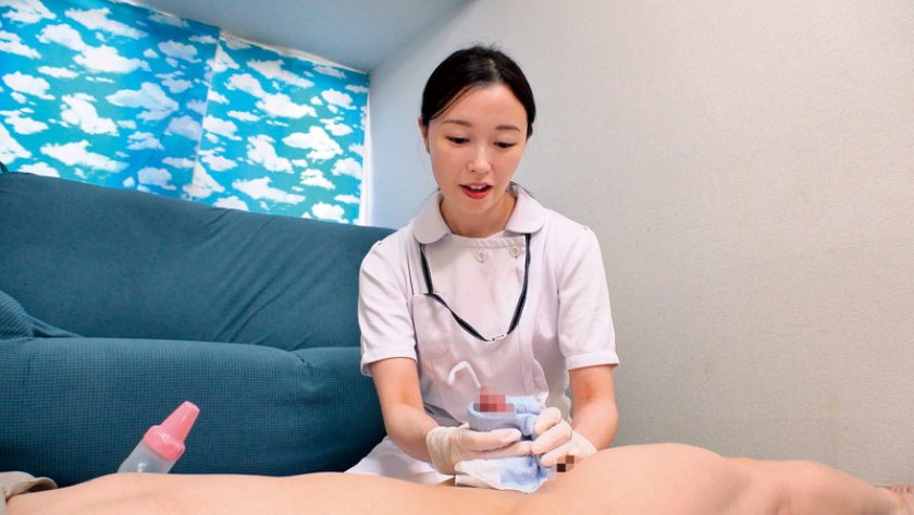 ガチ白衣の天使のようなナースさん！！「超敏感な童貞君の陰部洗浄してくれませんか！？」洗浄されるだけでフル勃起&大暴発しちゃう童貞チ○ポにカワイイ看護師さんがエチエチムラムラ膣キュンしちゃって「私が初めてになってもイイ？」童貞ち●ぽに跨り生中出し筆おろしSPECIAL！19枚目
