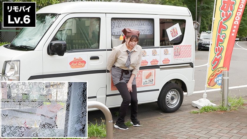 人気 AV 女優が挑戦！イカサレ屋台の中で 潮吹きながらホットドッグ売ってください！ 小坂ひまり2枚目