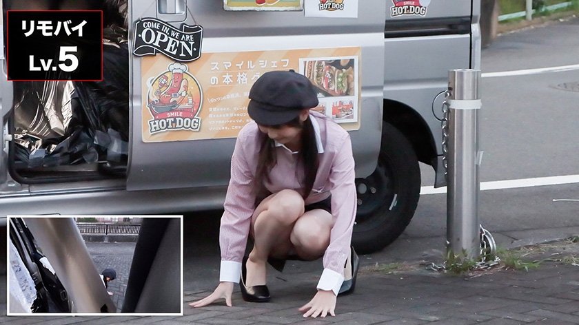 人気 AV 女優が挑戦！イカサレ屋台の中で 潮吹きながらホットドッグ売ってください！ 小野坂ゆいか 望月つぼみ2枚目