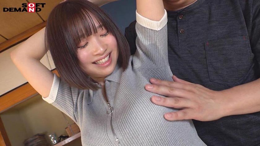 「汗っかきで困ってるんですよね…」脇・谷間・股間に滴る汗を隠し撮り！汗だく交尾で連続絶頂 石川くるみ(22)2枚目