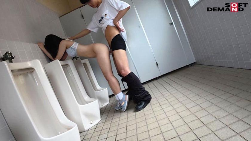 SNSで出会ったクズ男にハマった結果、公衆トイレでさくっとヌくための肉おナホに要員にされた18歳の記録映像。最終的に都合のいいように扱われ続けて涙目になるまでマワしつくされる。 寺川ねね11枚目