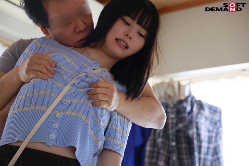 「おじさんに興味がある」と発言したことをキスで後悔  押しに弱い優しい娘  天使級にかわいい美少女の笑顔が崩れ キモおじ達にイカされ続けた 18歳 絶頂開発 高星なぎさ9枚目