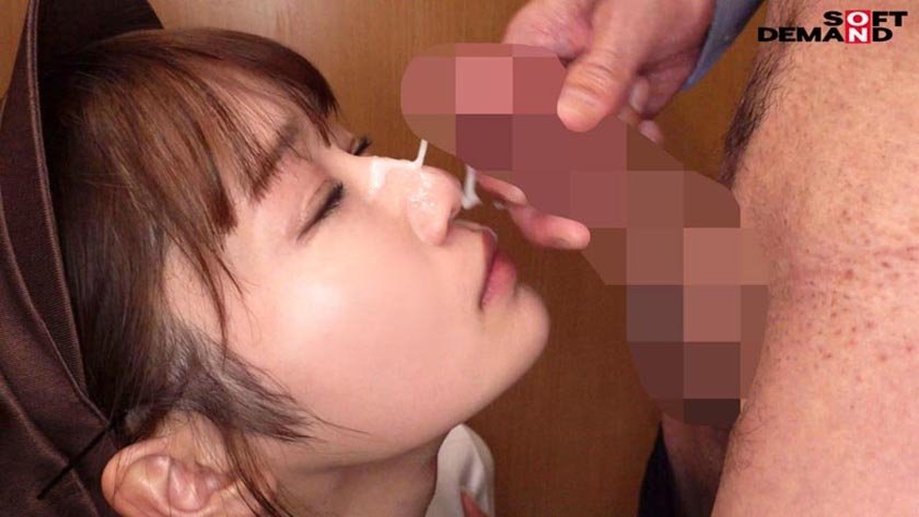 美人カフェ店員が出勤～退勤まで。変態クレーマーが超濃厚精子を顔面に連続ぶっかけセクハラ1枚目