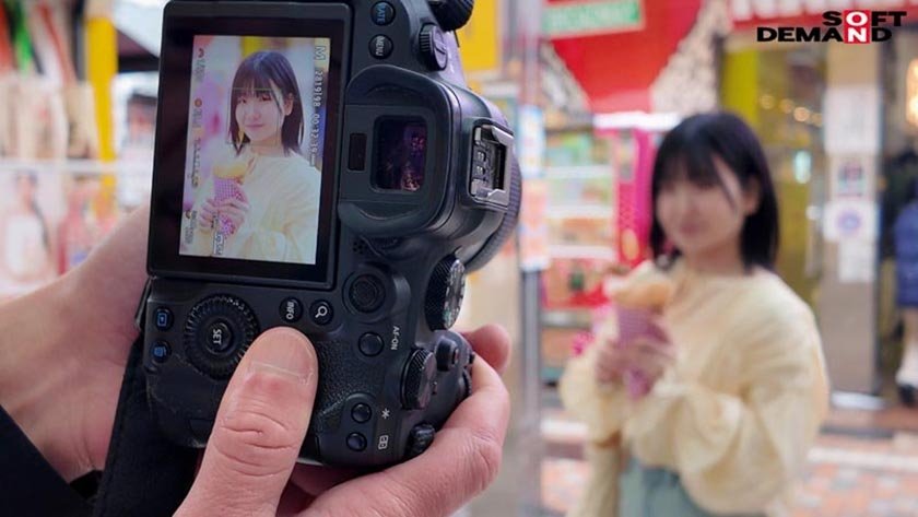 未だ恋も知らない処女 湯浅紬(20) クラスで唯一物怖じせずに話せる、化粧っ気のない二次元エロ好き女オタク。そんなあの娘が東京でAVデビュー8枚目