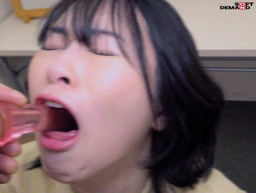 伝説の昭和アイドル おじさんボイトレ講師による喉奥拡張イラマ映像が流出。 門倉すず13枚目