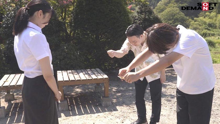 フリーのSOD女子社員と6人のガチ童貞。あの夏、イチバンときめいた筆おろし。 倉持侑未 釜谷明日華 菱沼萌咲10枚目