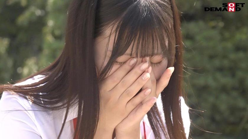 フリーのSOD女子社員と6人のガチ童貞。あの夏、イチバンときめいた筆おろし。 倉持侑未 釜谷明日華 菱沼萌咲11枚目
