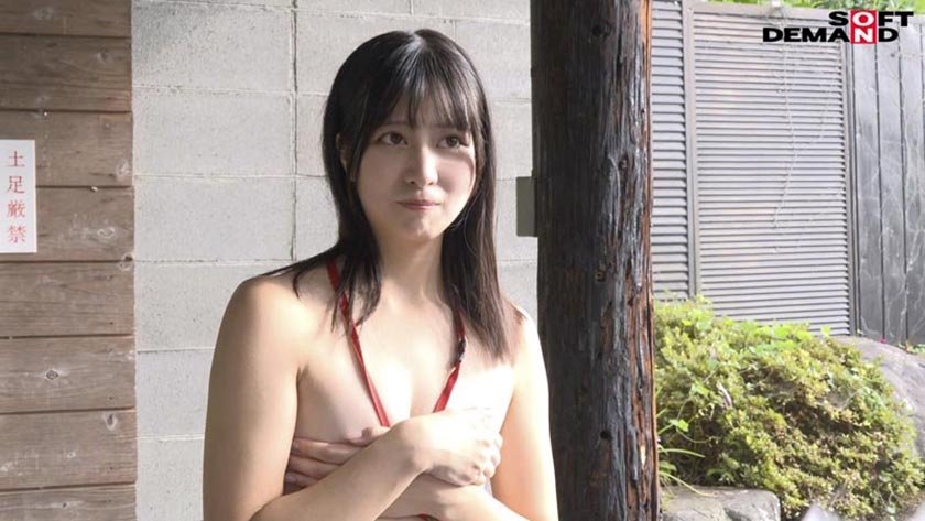 フリーのSOD女子社員と6人のガチ童貞。あの夏、イチバンときめいた筆おろし。 倉持侑未 釜谷明日華 菱沼萌咲12枚目