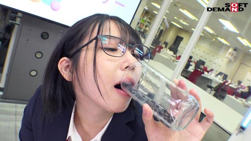 「ザーメンと最も相性の良い食べ物は何か？」をSOD女子社員3名が真面目に検証してみた結果 計46食の濃厚ホンモノ精子でお腹いっぱい 咀嚼でじっくり味わいごっくん飲み込むザ～汁マリアージュ食ザー実験 SOD性科学ラボ REPORT 23 新木成美 久保歩夢 所慶香9枚目