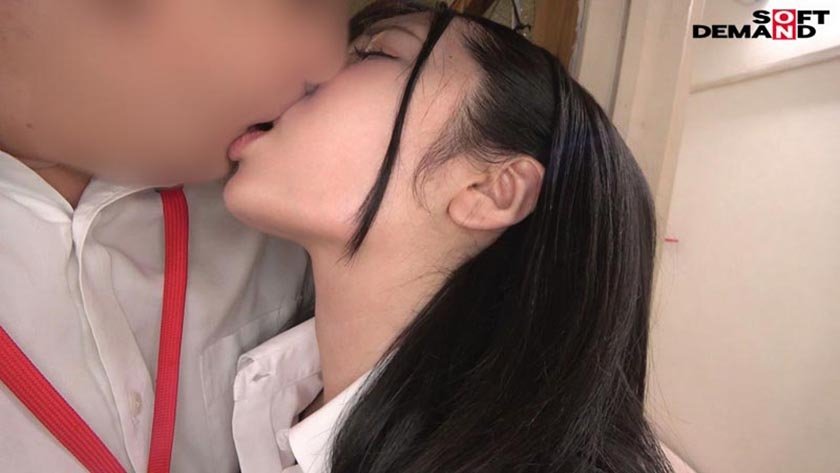 絶倫先輩社員のハ×撮り研修に同行させられた1年目女子社員３名の記録 潮崎杏 納富琳玖 茅平心色10枚目