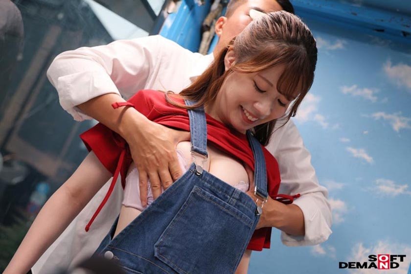 マジックミラー号 オーバーオール姿の美巨乳大学生限定！！ 初めてのDEEP乳揉みで感度を上げて素人娘とガチSEX9枚目