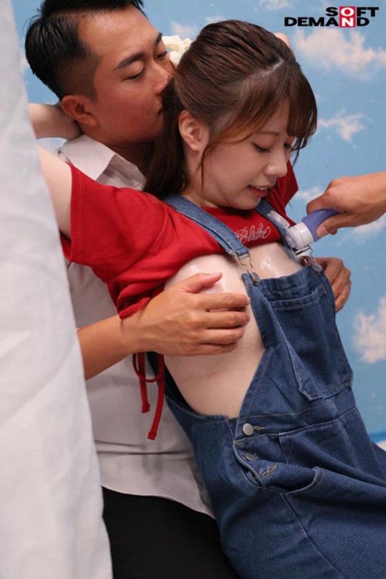 マジックミラー号 オーバーオール姿の美巨乳大学生限定！！ 初めてのDEEP乳揉みで感度を上げて素人娘とガチSEX10枚目