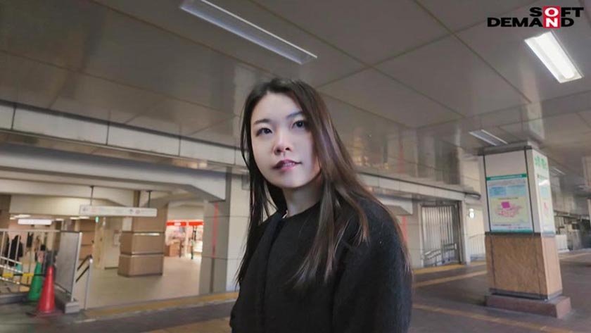 舐め回したくなる教員のカラダ 熊本県立高校の人妻英語教員 一度だけの不倫体験 桃瀬理央 31歳1枚目