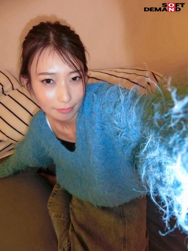 SNS総フォロワー4万人の公務員 市役所勤務のイラマで感じる奥さん 永尾あかね 37才 AV DEBUT イ○スタアカウントrobo__kiss で活動中12枚目