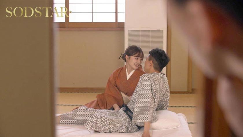 温泉旅行中の単独客や夫婦の男性を誘惑 館内で寝取りセックスをくり返す淫乱美人な若女将 渚恋生10枚目