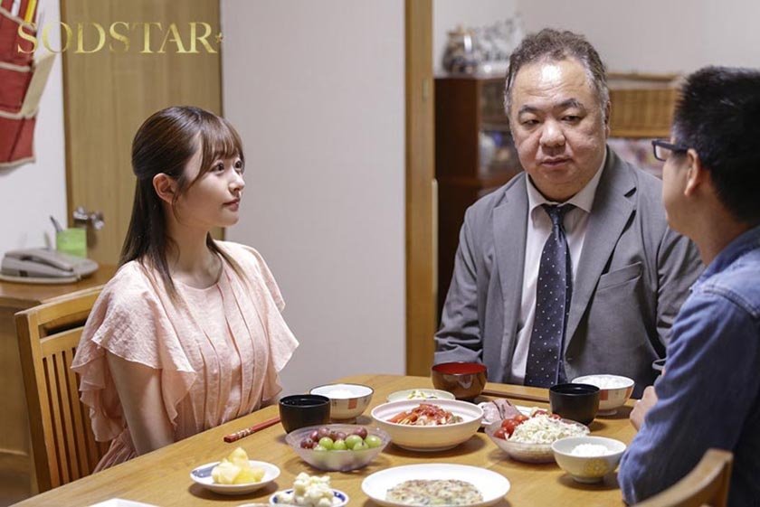 引きこもり訪問支援 ゴミ屋敷に放置された大量のシコティッシュに見かねて内緒でチンカス塗れのチンチンも笑顔で性サポートしてくれる優しいお手伝いさん 青空ひかり13枚目