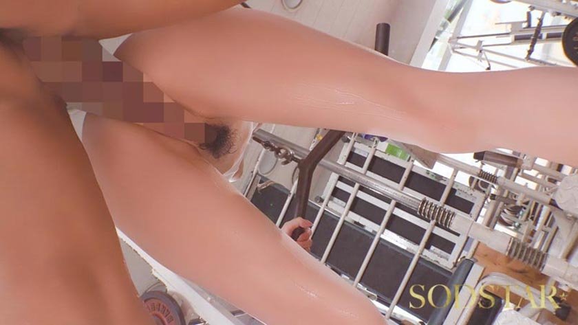 【大量失禁】仕事中にトイレに行けない密室空間でお漏らしドッキリ！尿意限界中に中出し性交で失禁イキ MINAMO12枚目