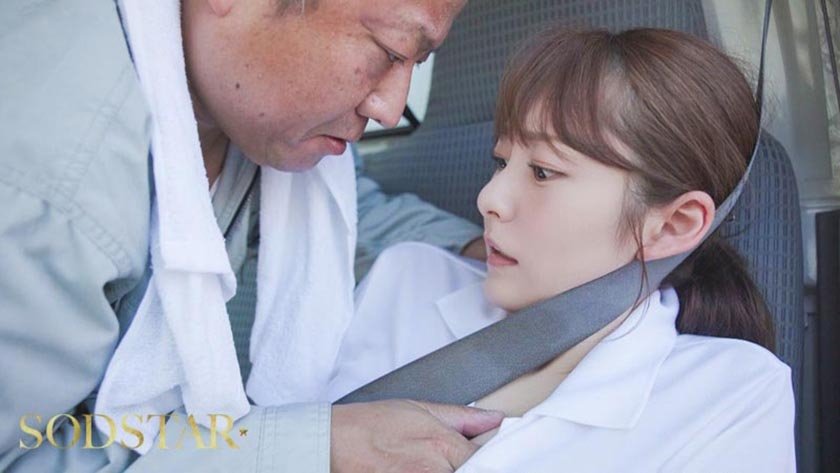 配送中NTR 既婚ベテランドライバーの配送に付いて回るうち車中でおそわれてしまった新婚人妻 青空ひかり1枚目