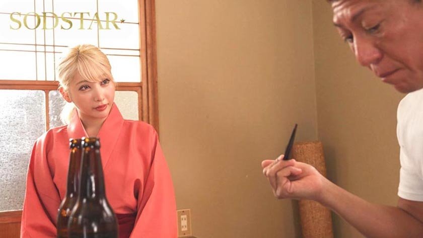 離婚したてのぼくが大型バイクにまたがるギャルライダーとツーリングで運命的に出会い 彼女が営む海沿いの民宿でたらふくご馳走になって一晩中なまハメしまくって12回射精した 夏目響10枚目