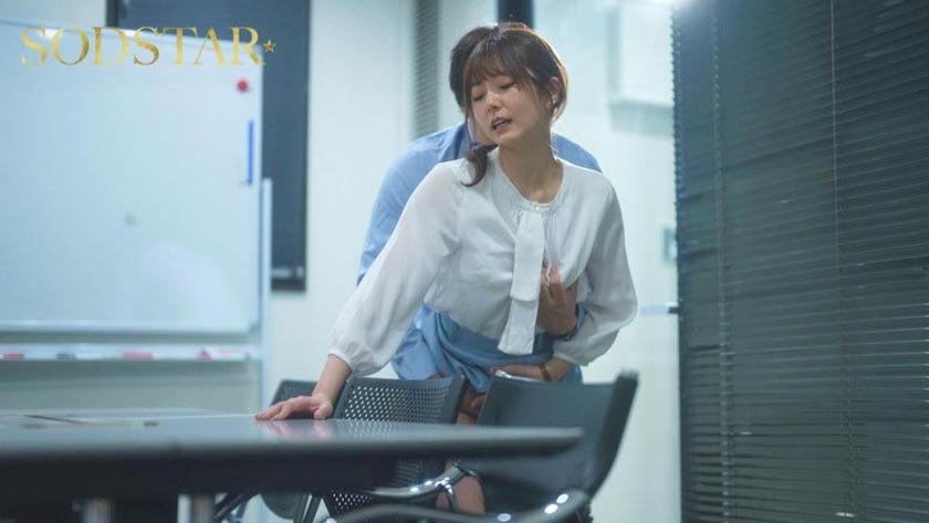 苦手な同僚と飲み会帰りに勢いでワンナイトしてしまったら膣奥フィットするチ○ポの相性が良すぎて人生最高の絶頂感を味わってしまい…全然好きじゃないのにおかわりセックスしまくった 青空ひかり7枚目