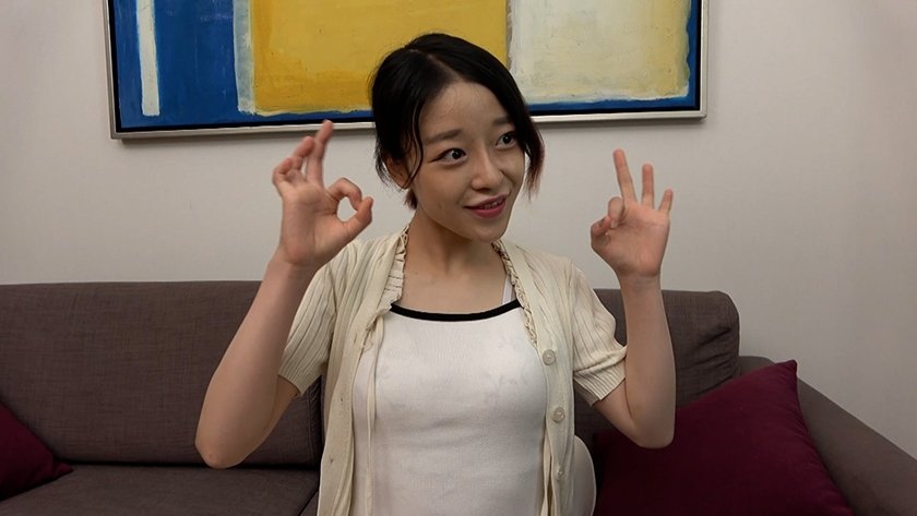 透き通る様な白い美肌の21歳韓国美女を翻訳アプリを駆使してナンパ！純情で淫乱！？驚愕ボディにパコ嵌めSEX！1枚目