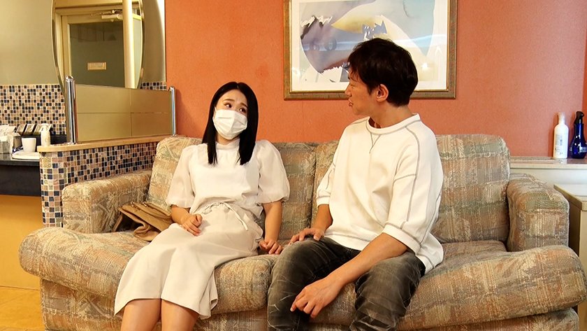 マッチアプリで出会いを求める黒髪娘と、出会って速攻ホテルイン！ヤリモク美女とハメまくりセックス！1枚目