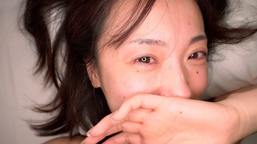 職場で知り合った美人パートの長瀬麻美さんは人生で一度も精子を飲んだことが無いみたいで、ラブホ飲みで距離感縮めてSEXしたらゴックンしてくれたので旦那が帰宅するPM22:00まで何度も精飲と中出しをした。 長瀬麻美6枚目