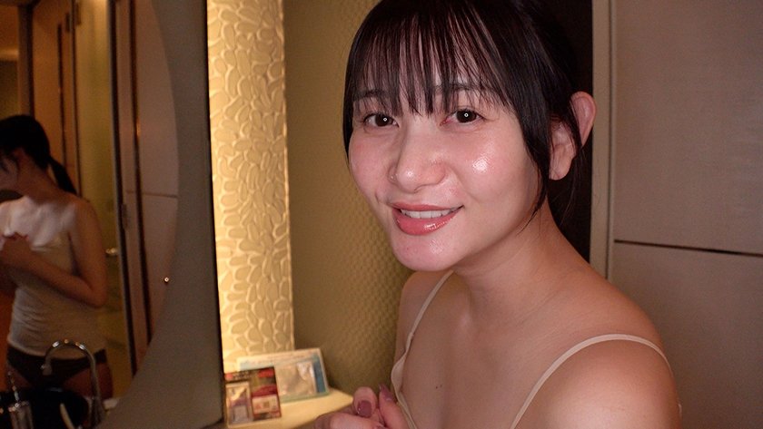 会社では大人しめな理系女子の静河さんにいきなりラブホデートに誘われ…初めからヤル気マンマンだったような小悪魔スマイルで何度も射精と中出しを求めてきた。13枚目