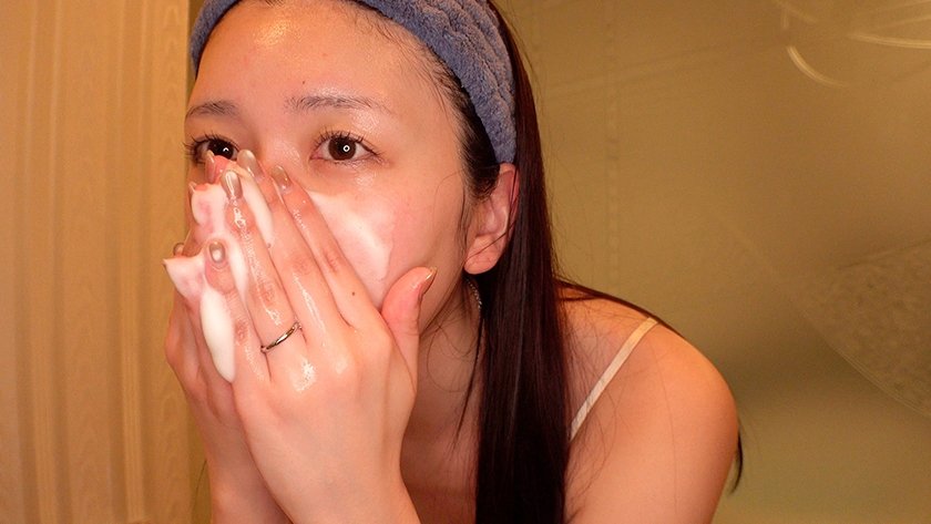 同じ部署の戸川なみさんをラブホで休ませた 少し寝たら正気に戻ったけどSEXの気持ち良さが忘れられず翌朝まで何度も精飲と中出しをした6枚目