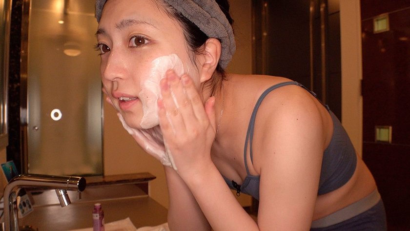 会うたびに必ず精子を飲んでくれるおしゃぶりゴックン姫永野鈴とフェラチオ精飲デート2枚目