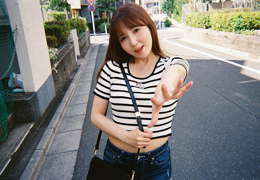 自宅で潮吹きしたくないからラブホで思いっきり潮吹きしたい！人妻セフレ友田彩也香と夜から朝にかけて1泊2日のイチャびちゃ不倫デート1枚目